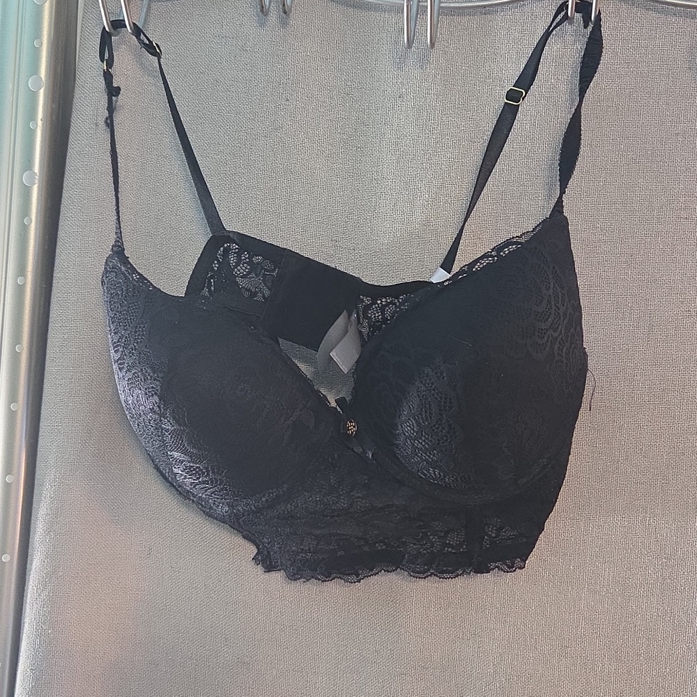 Womens - Picture 2 of 2